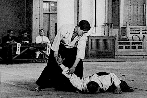 Кендзи Томики (Kenji Tomiki)