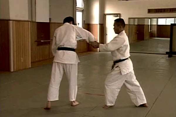 Katate Mochi Yonkajo Osae (1)(2)