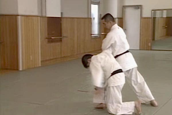 Shomen Uchi Hijishime (1)(2)