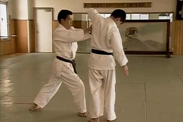 Ushiro Waza Katate Eri Mochi Sankajo Osae (1)(2)