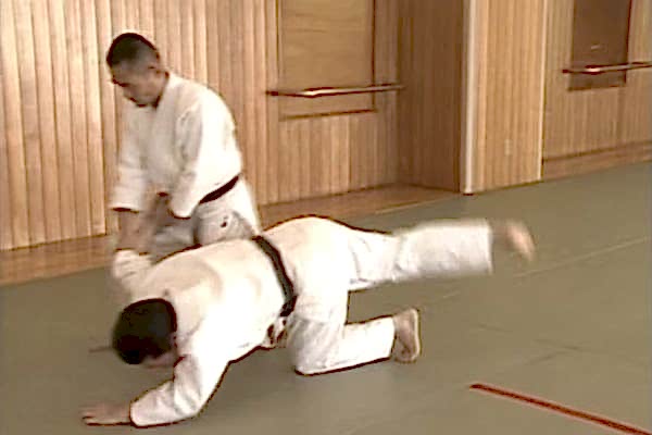 Yokomen Uchi Sankajo Osae (1)(2)