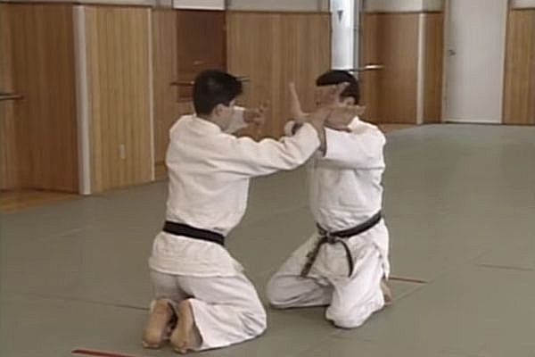 Yokomen Uchi Hijishime (1)(2)
